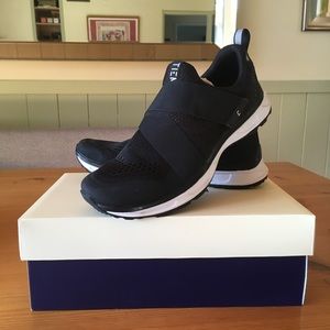 Tiem black slipstream cycling/spin shoes